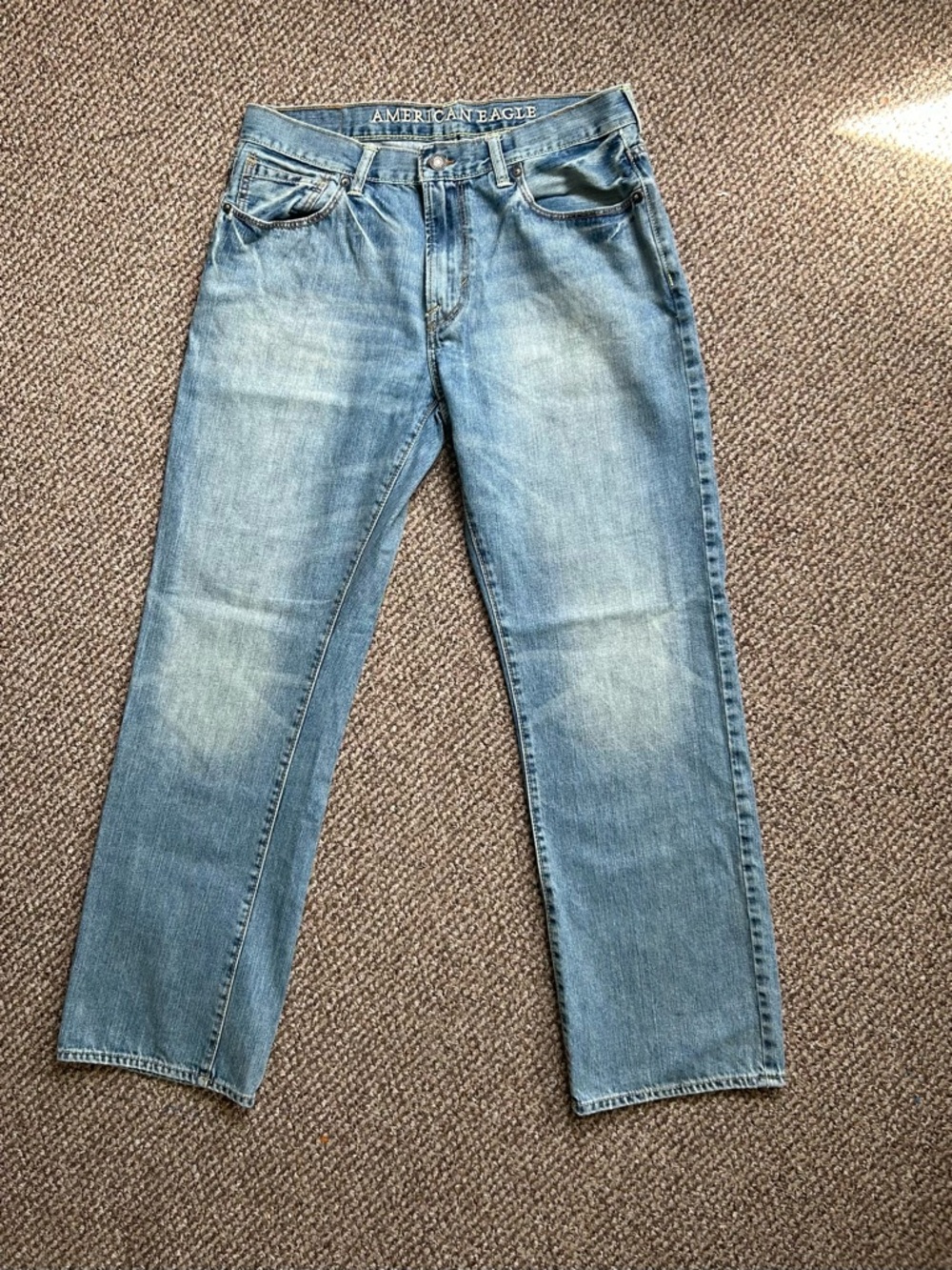 American Eagle Outfitters Men’s Light Wash Straight Jeans